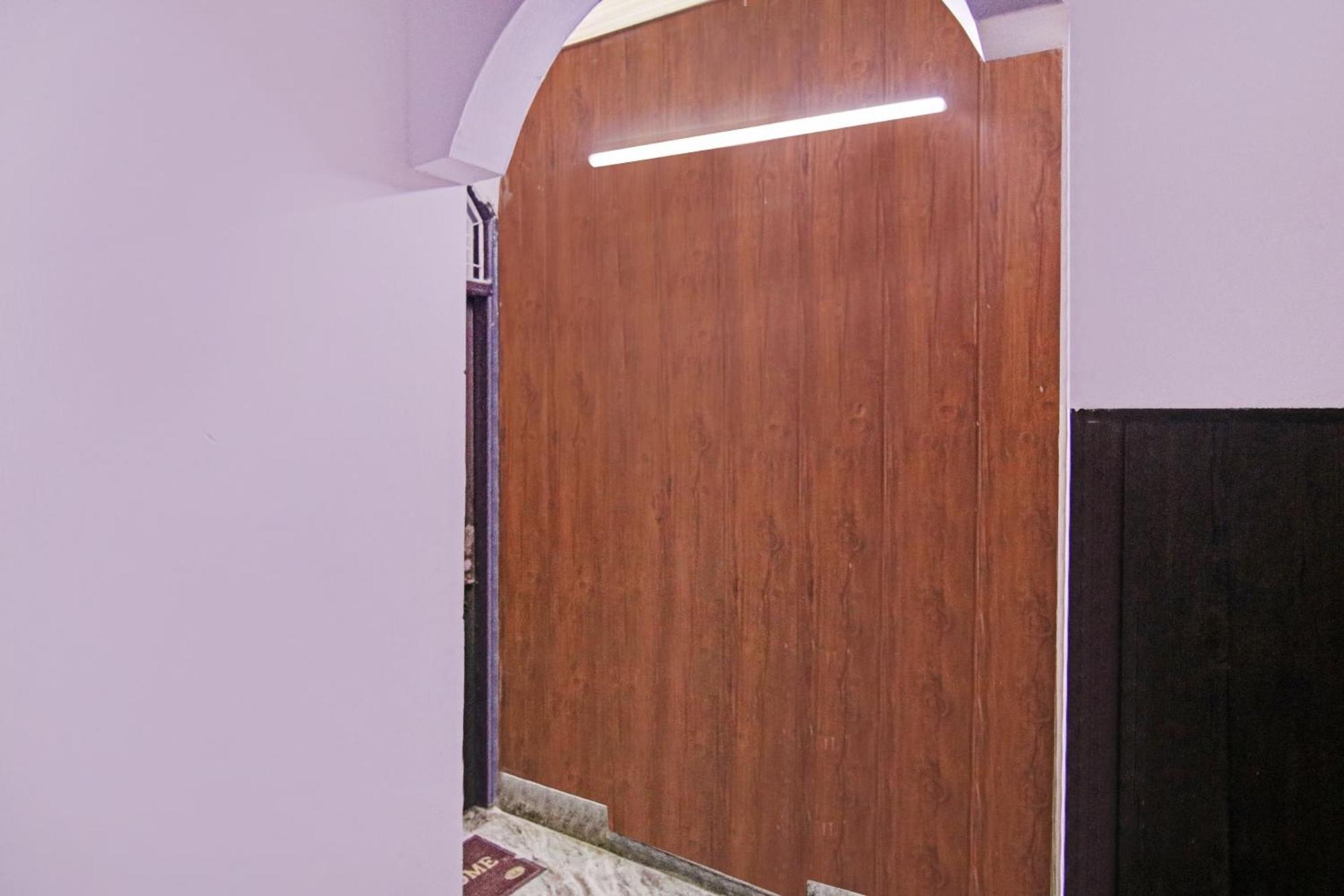 Flagship Hotel Decent Stay Near Pvr Vikaspuri Delhi New Delhi Exterior photo